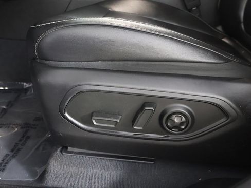 Used 2023 Jeep Grand Cherokee L Limited AWD/4WD image 34