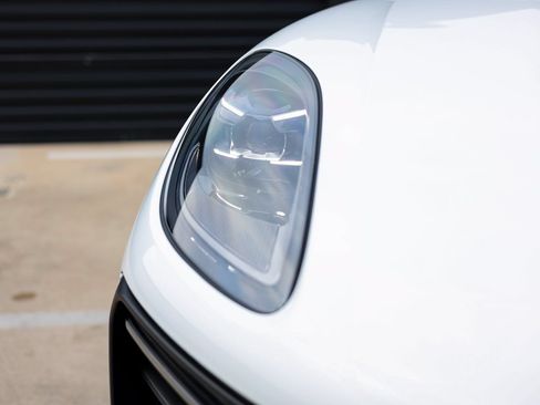 Certified 2026 Porsche Macan S AWD/4WD image 13