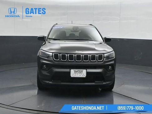 Used 2024 Jeep Compass Latitude AWD/4WD image 5