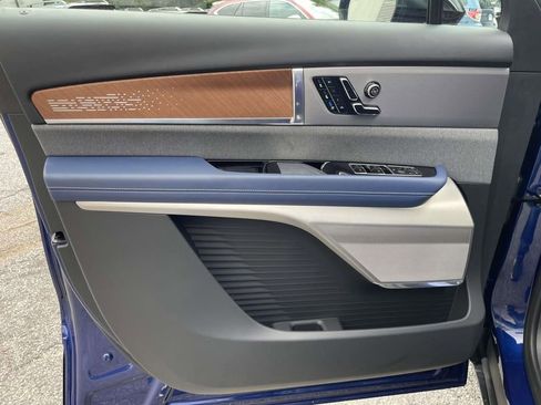 New 2026 Cadillac Vistiq Premium Luxury image 16