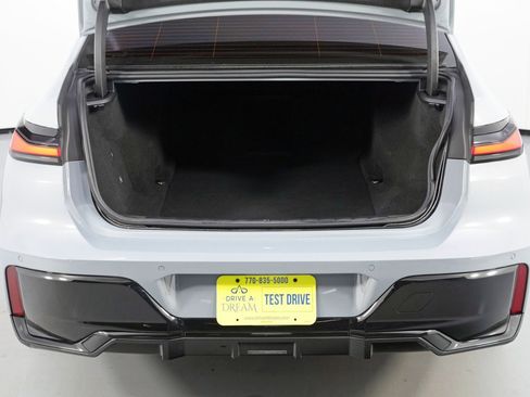 Used 2024 BMW i7 xDrive60 w/ Premium Package image 10