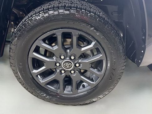 Used 2023 Toyota Tundra Platinum image 32