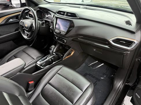 Used 2021 Chevrolet TrailBlazer ACTIV w/ Technology Package image 11