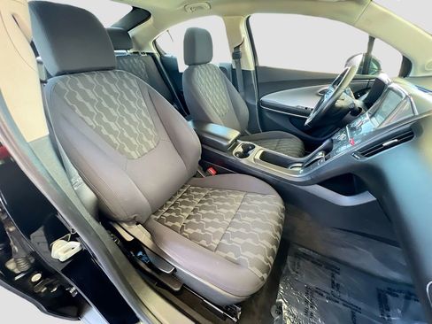 Used 2014 Chevrolet Volt FWD image 24