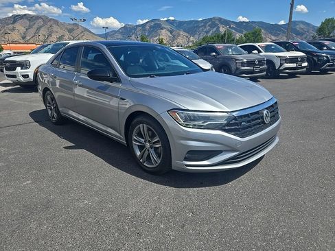 Used 2020 Volkswagen Jetta R-Line FWD image 3