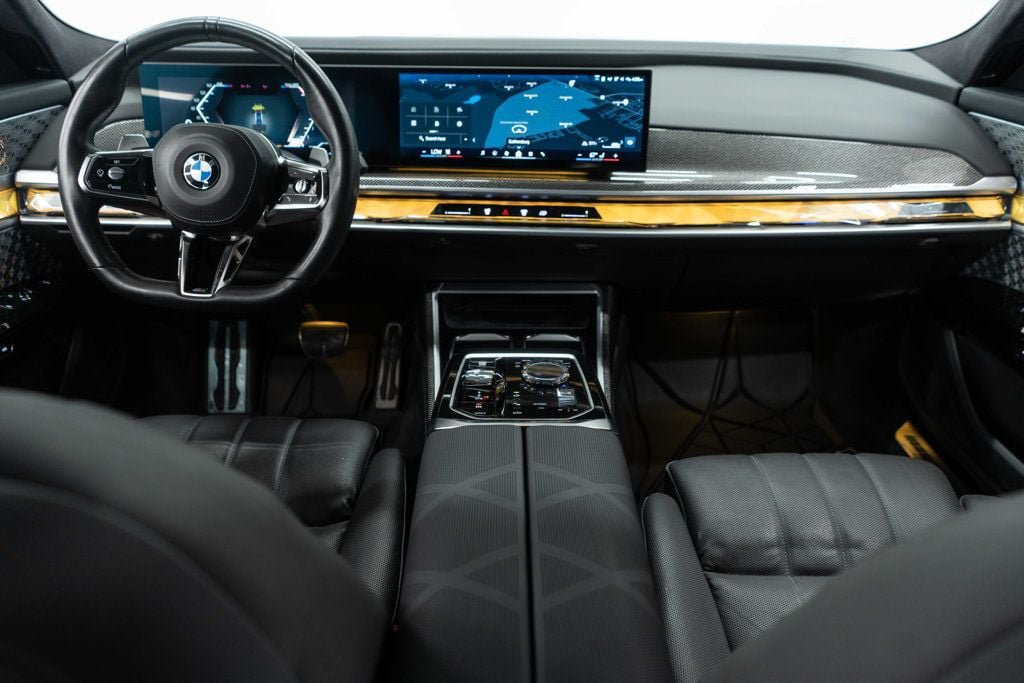 Used 2023 BMW 760i xDrive AWD/4WD image 9