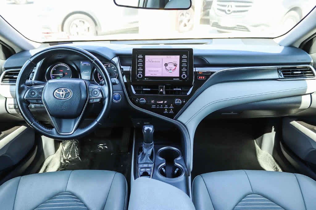 Used 2021 Toyota Camry SE FWD image 12