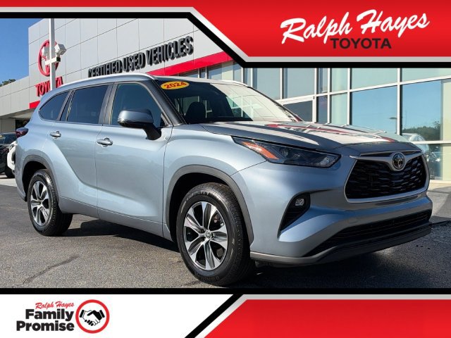 Used 2024 Toyota Highlander XLE FWD image 1