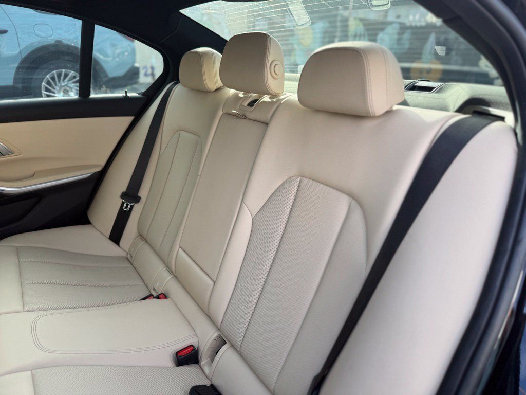 Used 2023 BMW 330i Sedan RWD image 15