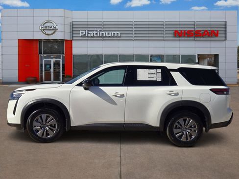 New 2026 Nissan Pathfinder S image 3