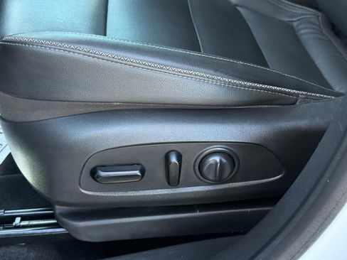 Used 2021 Chevrolet TrailBlazer LT w/ Premium Seating Package image 18