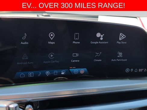 Used 2024 Cadillac Lyriq Luxury w/ LPO, Floor Liner Package AWD/4WD image 19