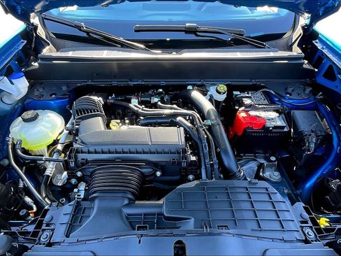 New 2025 Ford Maverick XLT w/ XLT Luxury Package image 12