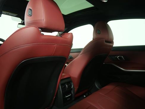 Certified 2025 BMW 330i Sedan image 19