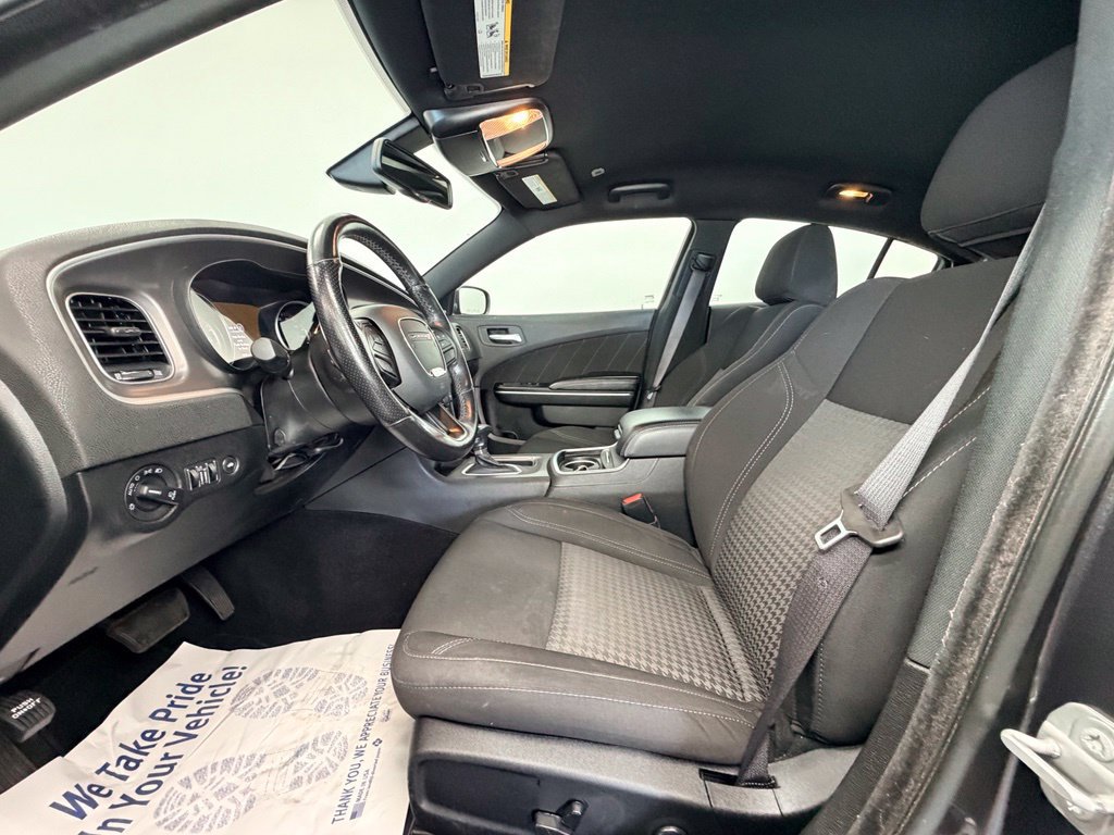 Used 2022 Dodge Charger SXT w/ Cold Weather Package AWD/4WD image 3