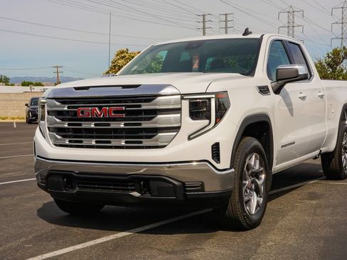 New 2026 GMC Sierra 1500 SLE w/ Max Trailering Package AWD/4WD image 2
