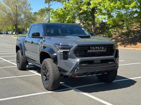 Used 2025 Toyota Tacoma TRD Pro image 17