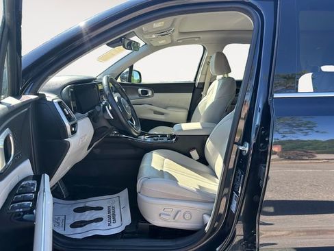 Used 2023 Kia Sorento SX Prestige w/ Panoramic Sunroof Package AWD/4WD image 9