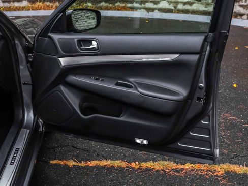 Used 2013 INFINITI G37 x w/ Premium Pkg image 13