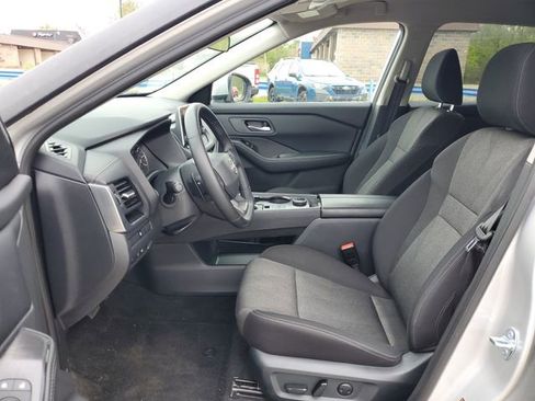 Used 2025 Nissan Rogue SV AWD/4WD image 13