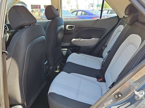 Used 2025 Hyundai Venue SEL FWD image 28