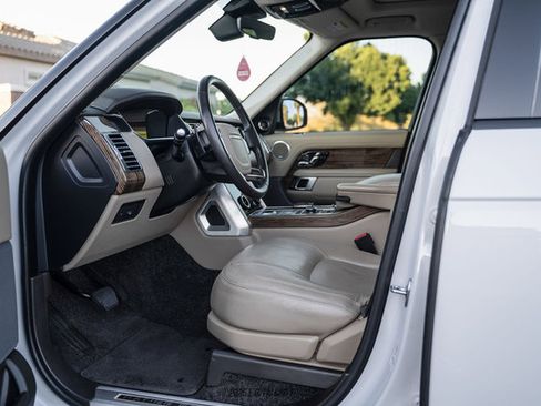 Used 2019 Land Rover Range Rover Supercharged AWD/4WD image 37