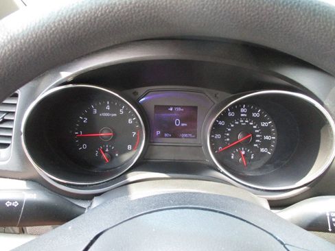 Used 2020 Kia Sedona LX FWD image 13