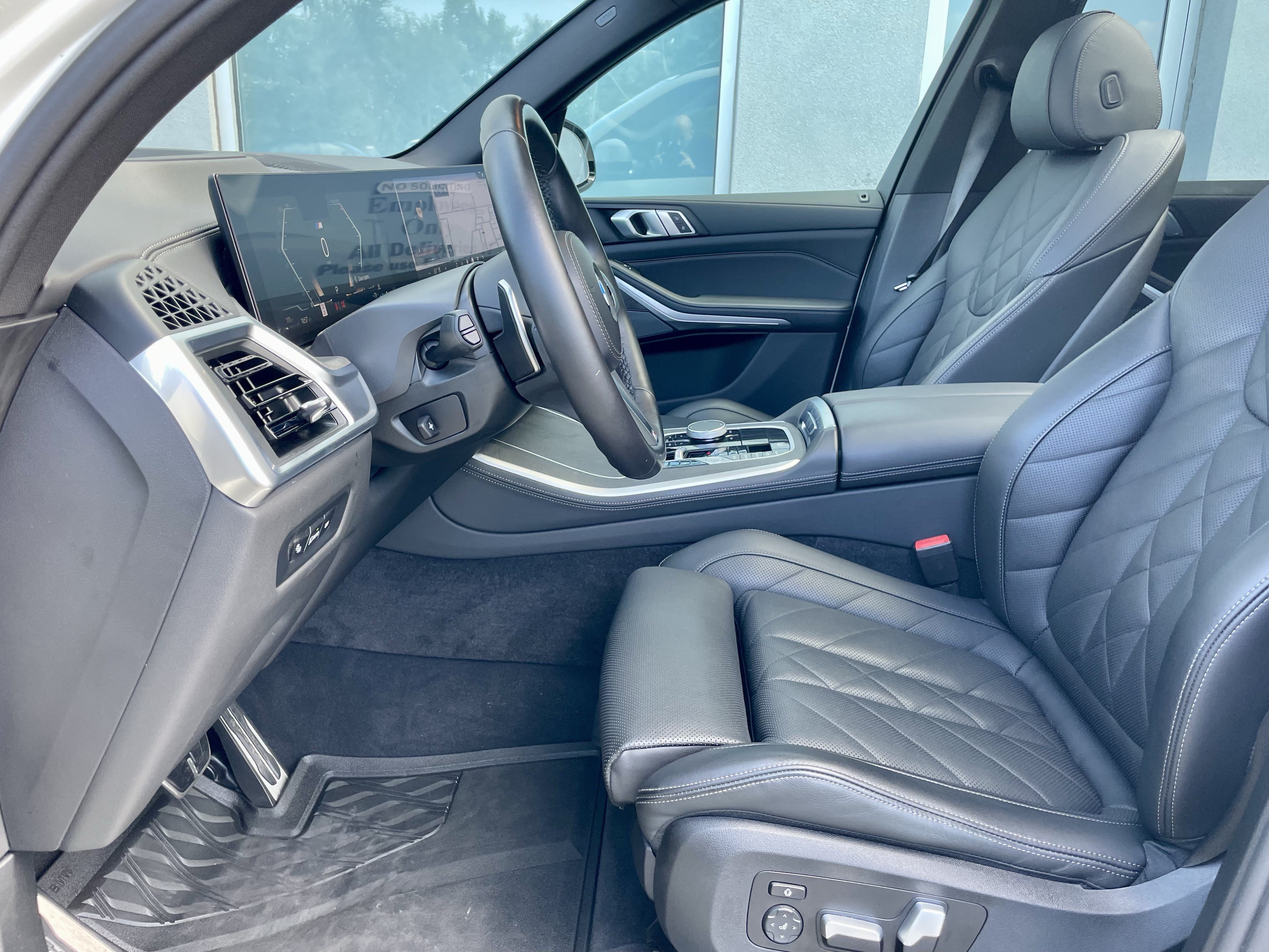 Used 2024 BMW X5 xDrive40i w/ M Sport Package AWD/4WD image 14