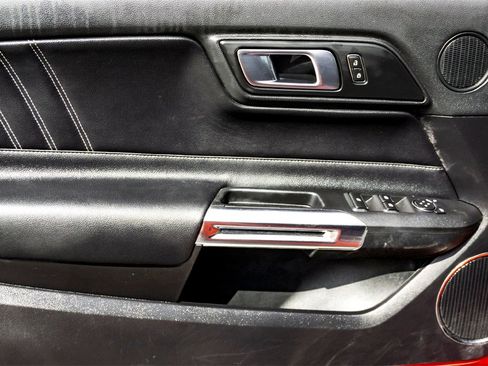 Used 2023 Ford Mustang Convertible image 10