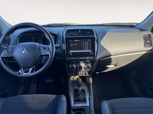 Used 2024 Mitsubishi Outlander Sport SE image 10