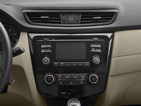 Used 2018 Nissan Rogue SV w/ Premium Package FWD image 7