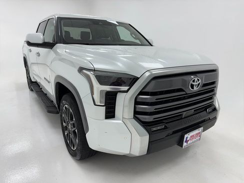 Used 2022 Toyota Tundra Limited image 2
