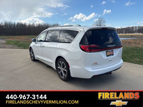 Used 2022 Chrysler Pacifica Pinnacle image 7