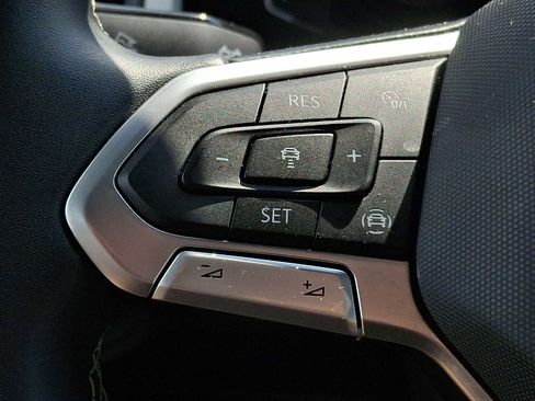 Used 2022 Volkswagen Atlas Cross Sport SE w/ Panoramic Sunroof Package image 18