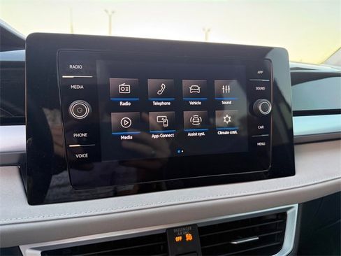 New 2025 Volkswagen Taos SE image 12