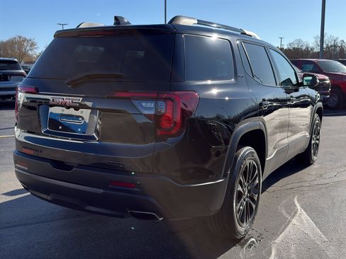 Used 2023 GMC Acadia SLT w/ Elevation Edition image 5