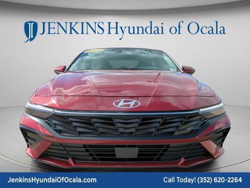 Used 2025 Hyundai Elantra SEL FWD image 8