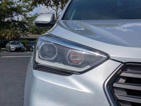 Used 2019 Hyundai Santa Fe XL AWD/4WD image 10