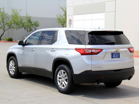 Used 2021 Chevrolet Traverse LS image 7