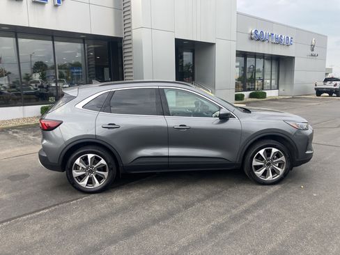 Used 2025 Ford Escape Platinum AWD/4WD image 8