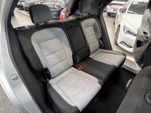 Used 2018 Chevrolet Equinox LT FWD image 33