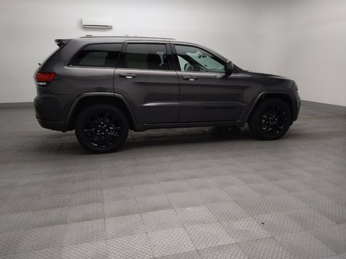 Used 2020 Jeep Grand Cherokee Altitude RWD image 10