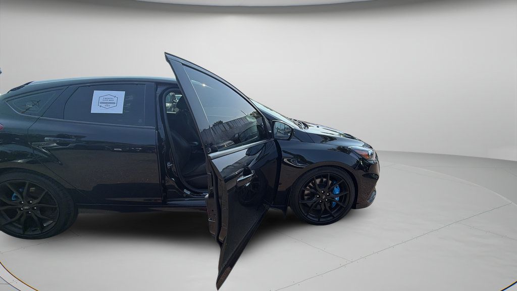 Used 2017 Ford Focus RS AWD/4WD image 28