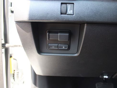 New 2025 GMC Canyon AT4 w/ Technology Plus Package image 14