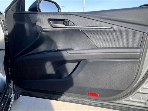 Used 2025 Toyota Camry SE image 25