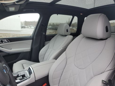 Certified 2025 BMW X5 xDrive40i w/ M Sport Package image 7