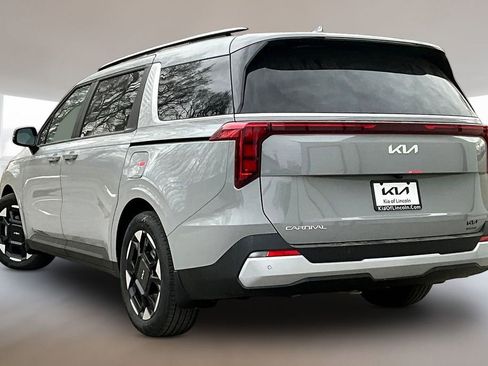 New 2026 Kia Carnival EX FWD image 3