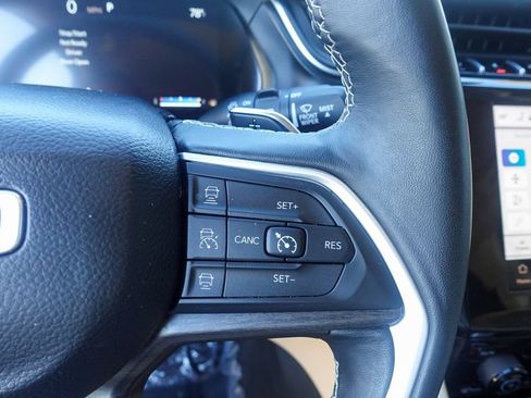 Used 2022 Jeep Grand Cherokee Limited AWD/4WD image 19