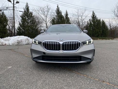 New 2026 BMW 530i xDrive image 2
