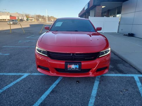 Used 2022 Dodge Charger SXT w/ Plus Group image 2